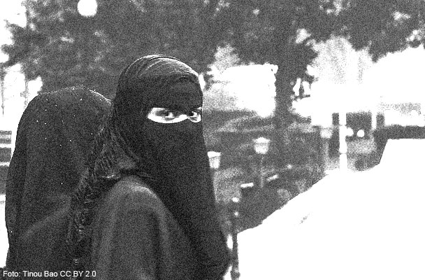 Frauen in Burka, Foto: Tinou Bao Creative Commons BY 2.0