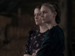 Rooney Mara als Ona und Claire Foy als Salome in WOMEN TALKING / DIE AUSSPRACHE © 2022 Universal / United Artists