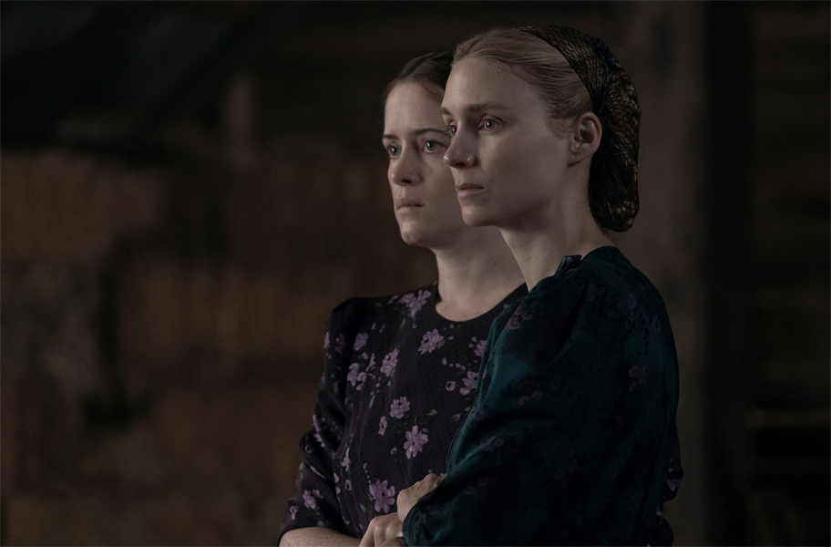 Rooney Mara als Ona und Claire Foy als Salome in WOMEN TALKING / DIE AUSSPRACHE © 2022 Universal / United Artists