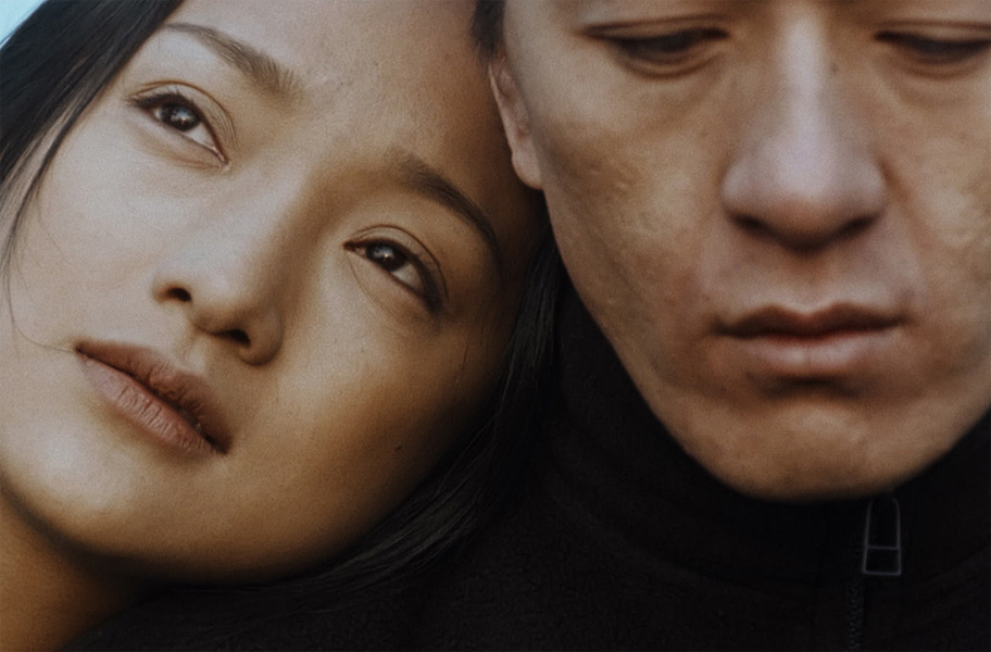 Jia Hongsheng und Zhou Xun in ZUZHOU RIVER © 2000 Strand Releasing / Coproduction Office