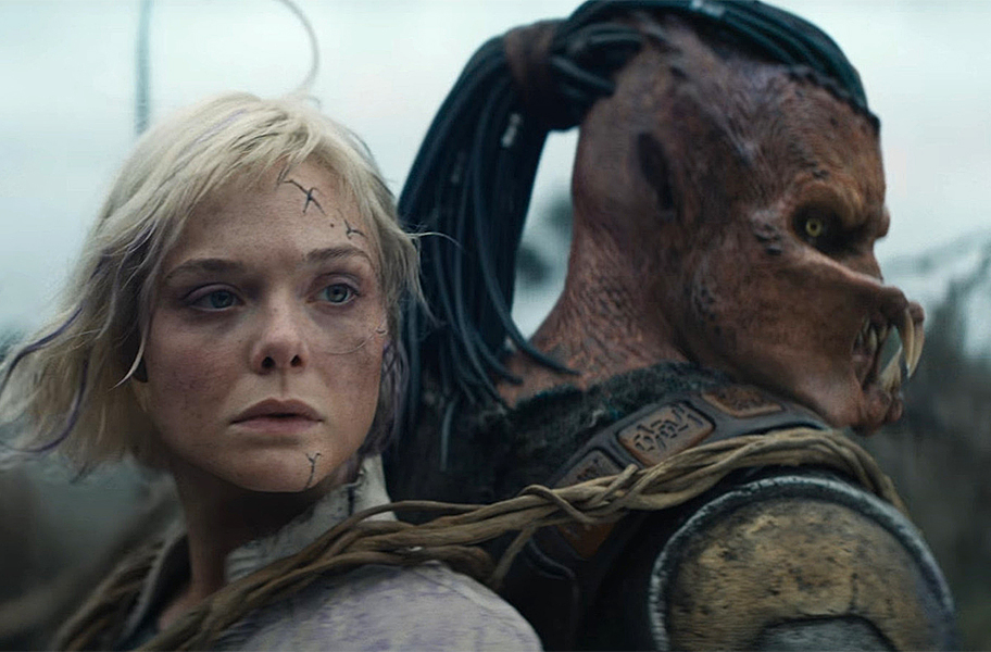 Elle Fanning und Dimitrius Schuster-Koloamatangi (re.) in PREDATOR: BADLANDS © 2025 20th Century Studios