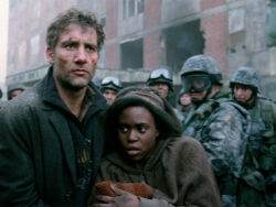 Clive Owen und Claire-Hope Ashitey in CHILDREN OF MEN © 2006 Universal Pictures