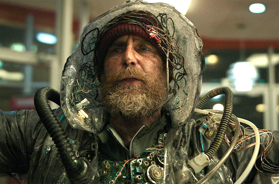 Sam Rockwell als Zeitreisender in GOOD LUCK, HAVE FUN, DONT DIE © 2025 Constantin Film