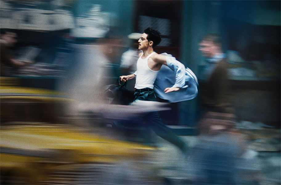 Ein Mann auf der Flucht - Timothee Chalamet als Marty Mauser in MARTY SUPRME © 2025 A24