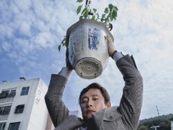 Lee Byung-hun in Park Chan-wooks NO OTHER CHOICE © 2025 Moho Film / KG Productions / CJ Entertainment