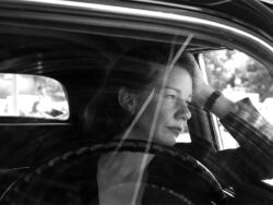 Sandra Hüller als Erika Mann im Film VATERLAND © 2026 Neue Visionen