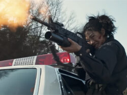 Jung Ho-yeon als Polizistin Sung-ae im Action-Science-Fiction-Film HOPE © 2026 Forged Films / Plus M Entertainment / Focus Features